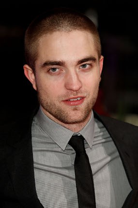 Robert Pattinson Pernah Diajak Sang Ayah Kunjungi Klub Striptis