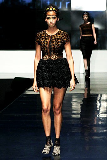 Musa Widyatmodjo The (ine) Kelimutu. BNI Presents Ethnic Eclectism. Indonesia Fashion Week 2012 at Jakarta Convention Center. Jakarta. [Foto: Mohammad Abduh/Wolipop]