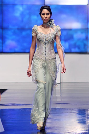 Ferry Sunarto The Fascinating Romance. BNI Presents Ethnic Eclectism. Indonesia Fashion Week 2012 at Jakarta Convention Center. [Foto: Mohammad Abduh/Wolipop]