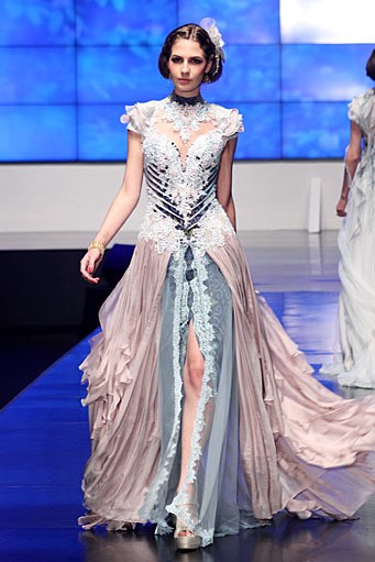 Ferry Sunarto The Fascinating Romance. BNI Presents Ethnic Eclectism. Indonesia Fashion Week 2012 at Jakarta Convention Center. [Foto: Mohammad Abduh/Wolipop]