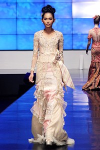 Ferry Sunarto The Fascinating Romance. BNI Presents Ethnic Eclectism. Indonesia Fashion Week 2012 at Jakarta Convention Center. [Foto: Mohammad Abduh/Wolipop]