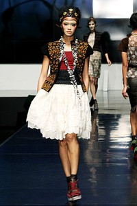 Musa Widyatmodjo The (ine) Kelimutu. BNI Presents Ethnic Eclectism. Indonesia Fashion Week 2012 at Jakarta Convention Center. Jakarta. [Foto: Mohammad Abduh/Wolipop]