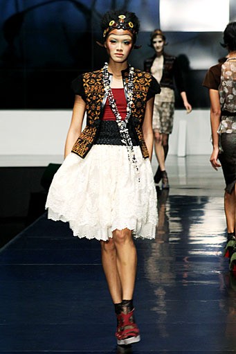 Musa Widyatmodjo The (ine) Kelimutu. BNI Presents Ethnic Eclectism. Indonesia Fashion Week 2012 at Jakarta Convention Center. Jakarta. [Foto: Mohammad Abduh/Wolipop]