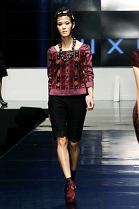 Musa Widyatmodjo The (ine) Kelimutu. BNI Presents Ethnic Eclectism. Indonesia Fashion Week 2012 at Jakarta Convention Center. Jakarta. [Foto: Mohammad Abduh/Wolipop]