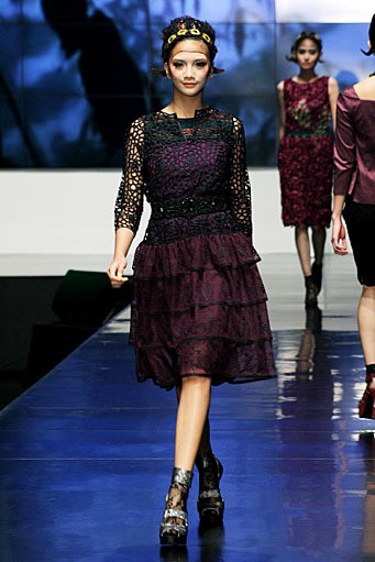 Musa Widyatmodjo The (ine) Kelimutu. BNI Presents Ethnic Eclectism. Indonesia Fashion Week 2012 at Jakarta Convention Center. Jakarta. [Foto: Mohammad Abduh/Wolipop]