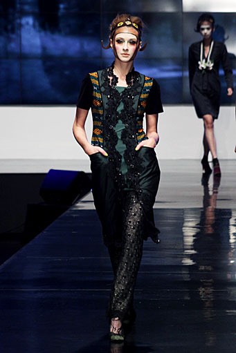 Musa Widyatmodjo The (ine) Kelimutu. BNI Presents Ethnic Eclectism. Indonesia Fashion Week 2012 at Jakarta Convention Center. Jakarta. [Foto: Mohammad Abduh/Wolipop]