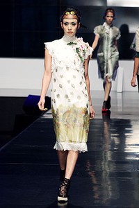 Musa Widyatmodjo The (ine) Kelimutu. BNI Presents Ethnic Eclectism. Indonesia Fashion Week 2012 at Jakarta Convention Center. Jakarta. [Foto: Mohammad Abduh/Wolipop]