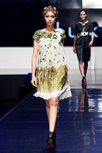 Musa Widyatmodjo The (ine) Kelimutu BNI Presents Ethnic Eclectism, Jakarta Convention Center (JCC). Indonesia Fashion Week 2012 (Photo by Mohammad Abduh/Wolipop)