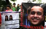 Pendemo Minta Neneng Ditangkap