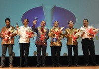 Penghargaan Charta Politika Award III diberikan kepada Menteri BUMN Dahlan Iskan (kategori pimpinankementerian), Akbar Faizal (kategori politisi oposisi), Saan Mustopa (kategori politisi partai koalisi pemerintah), Febri Diansyah (kategori aktivis/pengamat), Walikota Solo Joko Widodo (kategori kepala daerah), dan politisi senior Golkar Akbar Tanjung (kategori lifetime achievement).