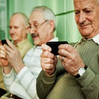 Manula Kini Punya Smartphone Khusus 