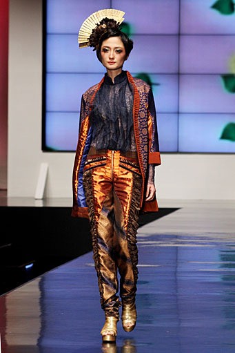 Defrico Audy Wong Kito Chino. Indonesia Fashion Week 2012 Psychedelic Slang at Jakarta Convention Center. Senayan. Jakarta. [Foto: Mohammad Abduh/Wolipop]