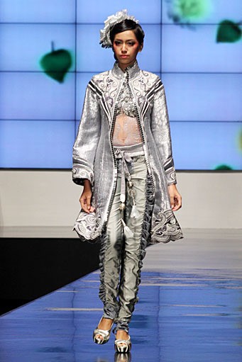 Defrico Audy Wong Kito Chino. Indonesia Fashion Week 2012 Psychedelic Slang at Jakarta Convention Center. Senayan. Jakarta. [Foto: Mohammad Abduh/Wolipop]