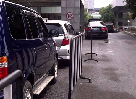  Parkir di Kompleks DPR Semrawut
