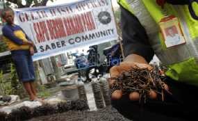 Penambal Ban Nomaden Ditengarai Bagian Jaringan Ranjau Paku
