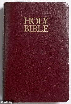 2 Alkitab Ditemukan di Rumah Persembunyian Osama Bin Laden