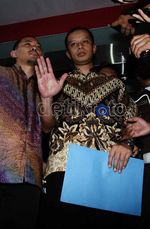 Dhana Menangis Diperiksa Kejagung