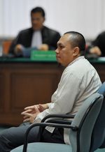 Gayus Divonis 6 Tahun Penjara