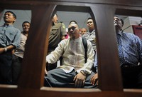 Ditambah dengan vonis ini, dari menyuap hinga menggelapkan uang pajak. Alhasil, seluruh total hukuman yang harus dijalani mantan pegawai Ditjen Pajak ini selama 20 tahun penjara. ANTARA/Fanny Octavianus.