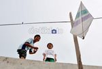 Dasar Anak-anak, Jalan Layang pun Jadi Lahan Bermain