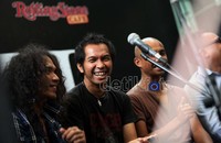 Selain itu, Slank juga menggelar konser tribute untuk tokoh musisi yang cukup berpengaruh bagi Slank selama 28 tahun berkarir di dunia musik, yakni Benyamin dan Chrisye.