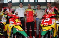Bekal pengalaman dan prestasi tahun lalu ditambah kehadiran dua pembalap  berpengalaman, Alhdila Eka Darma dan Muhammad Lucky, menjadi modal keyakinan mereka berkibar pada kompetisi balap motor Indoprix 2012.