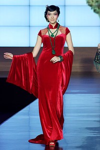 Ghea Panggabean Orientalism Indonesia Fashion Week 2012 at Jakarta Convention center. Senayan. Jakarta. [Foto: Mohammad Abduh/Wolipop]