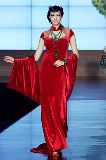 Ghea Panggabean Orientalism Indonesia Fashion Week 2012 at Jakarta Convention center. Senayan. Jakarta. [Foto: Mohammad Abduh/Wolipop]