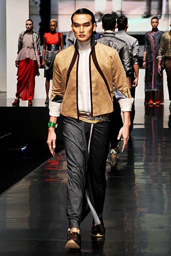 Deden Siswanto Debutante Delight. Indonesia Fashion Week 2012 at Jakarta Convention Center. Senayn. Jakarta.  [Foto: Mohammad Abduh/Wolipop]