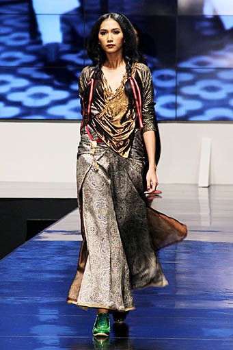 Deden Siswanto Debutante Delight. Indonesia Fashion Week 2012 at Jakarta Convention Center. Senayn. Jakarta.  [Foto: Mohammad Abduh/Wolipop]