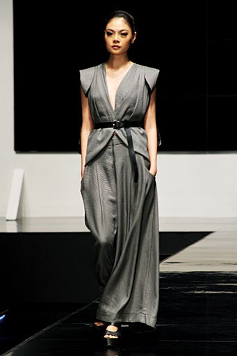 Eny Ming Re-Construction. Psychedelic Slang. Indonesia Fashion Week 2012 at Jakarta Convention Center. Jakarta. [Foto: Mohammad Abduh/Wolipop]