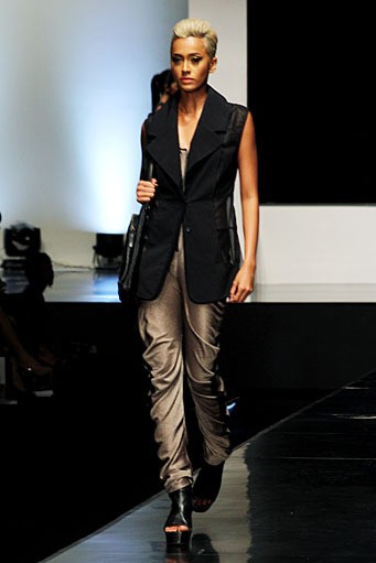 Eny Ming Re-Construction. Psychedelic Slang. Indonesia Fashion Week 2012 at Jakarta Convention Center. Jakarta. [Foto: Mohammad Abduh/Wolipop]