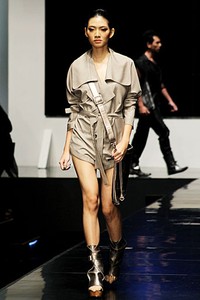 Eny Ming Re-Construction. Psychedelic Slang. Indonesia Fashion Week 2012 at Jakarta Convention Center. Jakarta. [Foto: Mohammad Abduh/Wolipop]