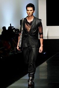 Eny Ming Re-Construction. Psychedelic Slang. Indonesia Fashion Week 2012 at Jakarta Convention Center. Jakarta. [Foto: Mohammad Abduh/Wolipop]