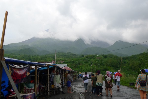 Kaliadem Saksi Tragedi Letusan Gunung Merapi Kaliadem Saksi Tragedi Letusan Gunung Merapi