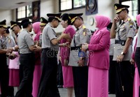 Kapolda Kalteng Brigjen Pol Damianus Jackie, diganti dengan Brigjen Pol Bachtiar H Tambunan, yang sebelumnya menjabat sebagai Karodalops Sops Polri. Sedangkan Damianus kini menjadi Pati Yanma Polri (MPP).