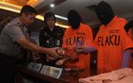 Sembunyikan Sabu di Sandal, 2 PNS Dibekuk