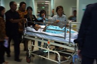 Akibatnya, siswa tertabrak hingga mengalami luka-luka. Salah satu korban dilarikan ke rumah sakit. ANTARA/Septianda Perdana.