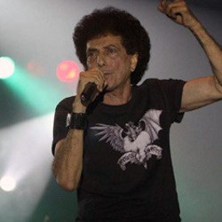 Tampil Tanpa Donny Fattah, God Bless Tetap Nge-Rock