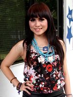 Momo Geisha, Pacar Baru Ariel?