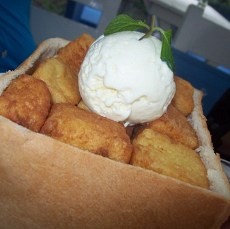 Sensasi Es Krim Vanilla Meleleh dalam Kolam Roti Dadu