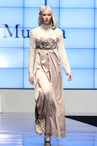 Irna La Perle by Irna Mutiara Shining Genre. Indonesia Fashion Week 2012. Jakarta Convention Center. Senayan. Jakarta. [Foto: Mohammad Abduh/Wolipop]