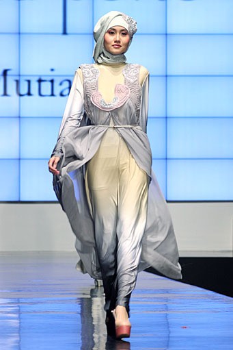 Irna La Perle by Irna Mutiara Shining Genre. Indonesia Fashion Week 2012. Jakarta Convention Center. Senayan. Jakarta. [Foto: Mohammad Abduh/Wolipop]