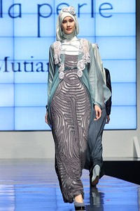 Irna La Perle by Irna Mutiara Shining Genre. Indonesia Fashion Week 2012. Jakarta Convention Center. Senayan. Jakarta. [Foto: Mohammad Abduh/Wolipop]