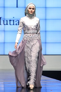 Irna La Perle by Irna Mutiara Shining Genre. Indonesia Fashion Week 2012. Jakarta Convention Center. Senayan. Jakarta. [Foto: Mohammad Abduh/Wolipop]