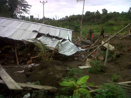 9 Rumah di Manado Dirusak Puluhan Orang