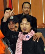 Dipenjara 18 Tahun, Otak Bom Buku Tersenyum