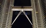 Keindahan Menara Petronas di Malam Hari