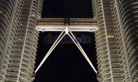 Menara kembar Petronas, memegang gelaran bangunan tertinggi dari tahun 1998 hingga 2004.