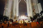 Keindahan Menara Petronas di Malam Hari